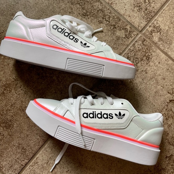 adidas Shoes - 🌟 NEW ADIDAS SLEEK SUPER WOMEN SIZE 8, BUT FIT LIKE A SIZE 9 🌟